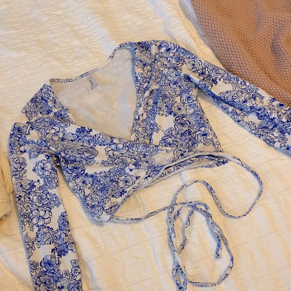 blue china wrap tee
